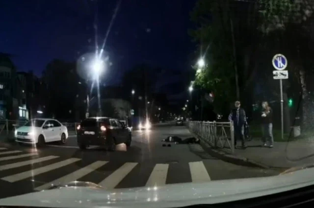  &laquo;Пострадавшие получили переломы таза&raquo;: автомобиль сбил двух девушек на пешеходном переходе во Вс