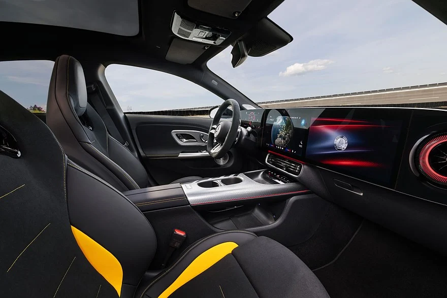 На фото: салон нового седана Mercedes-AMG CLA 45 4Matic+