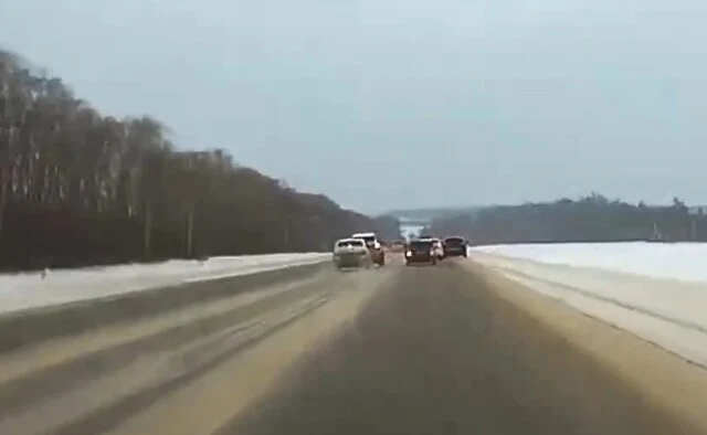  Учительствовал или проспал «вспышку»? Lada и Chery столкнулись на трассе в Чувашии