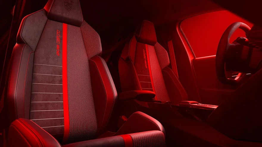 Салон концепта Peugeot E-208 GTi