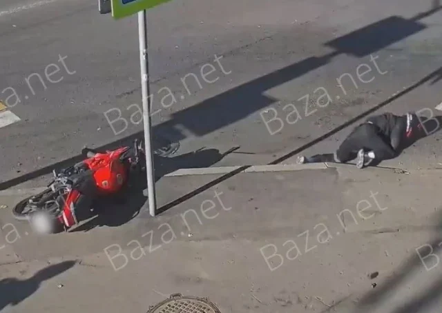  Грузовик сбил мотоциклиста в Вологде
