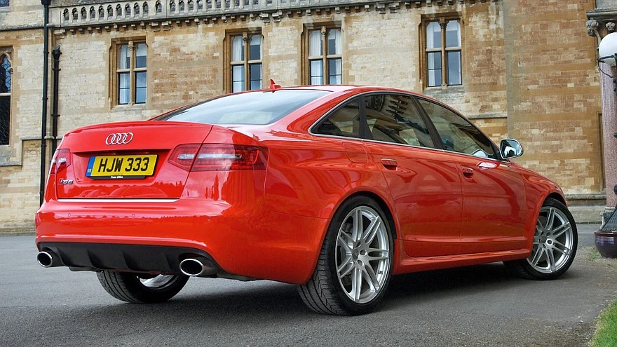 Седан Audi RS6 последнего поколения (С6)