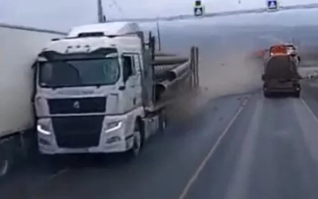  «Отказали тормоза»: четыре большегруза столкнулись на трассе М-5 в Челябинской области