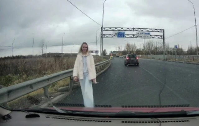  &laquo;Виновата слепая зона&raquo;: девушка устроила ДТП и отказалась признавать вину