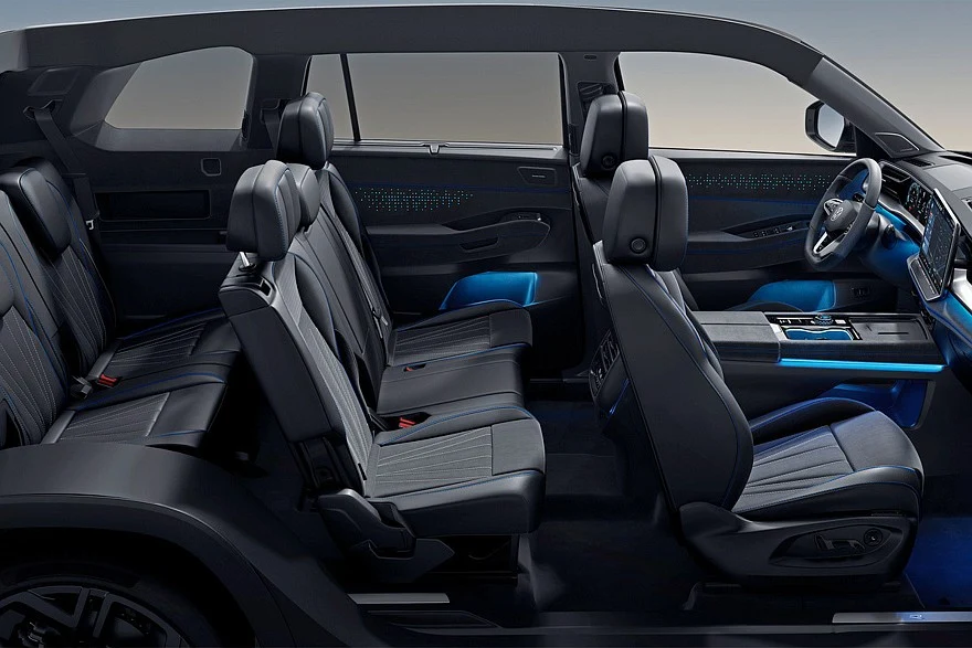 На фото: салон китайского кроссовера Volkswagen Teramont Pro