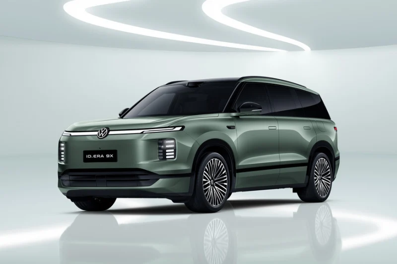 Серийный кроссовер Volkswagen ID.Era 9X: полноценные изображения салона