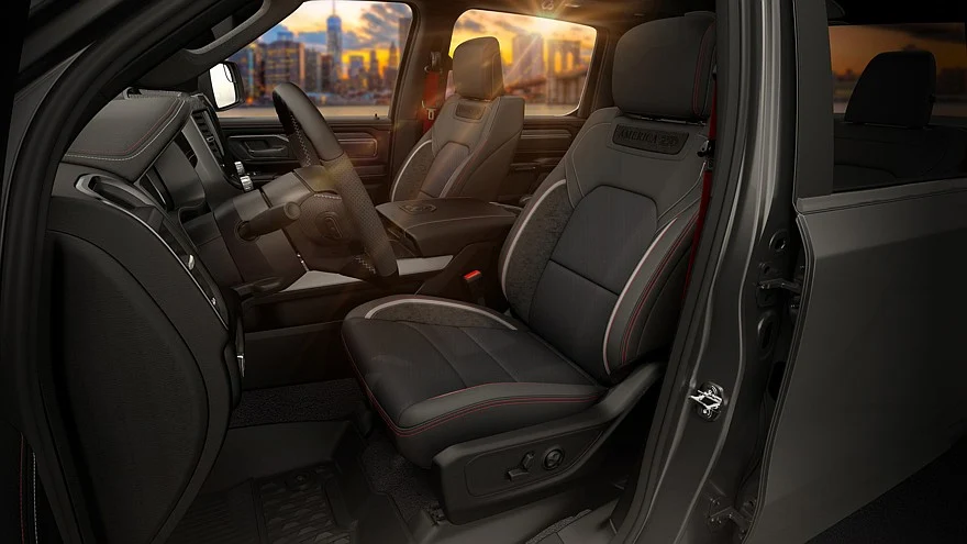 На фото: салон Ram 1500 Laramie America250
