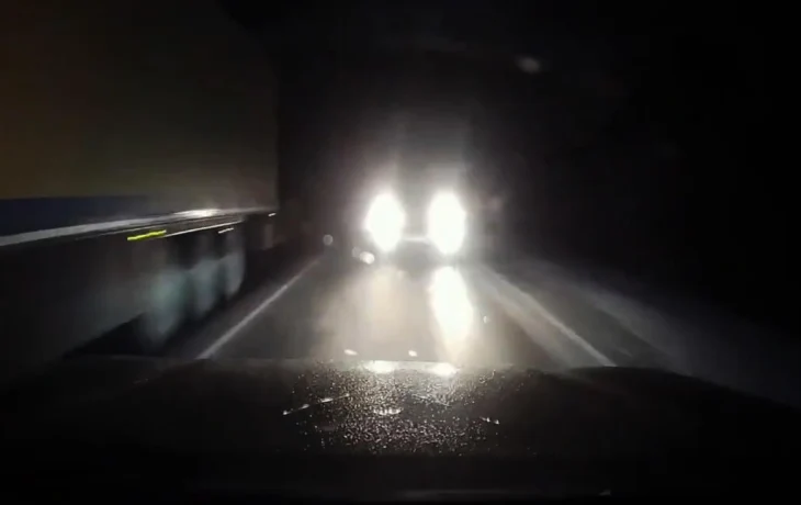  «Пересек сплошную и выехал на встречную»: два автомобиля столкнулись на трассе А‑108 во Владимир