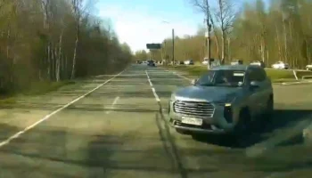  Скорая и кроссовер столкнулись на Приморском шоссе под Петербургом