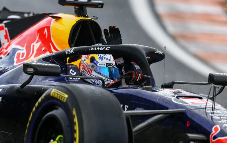 Менеджер Макса Ферстаппена намекнул на условие ухода из Red Bull Racing