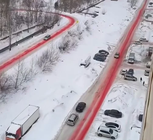  &laquo;Кровавый след&raquo; оставил грузовик на дорогах Новосибирска