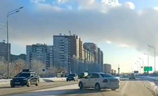  &laquo;Фольксваген&raquo; врезался в &laquo;Лексус&raquo; на улице Широтной в Тюмени