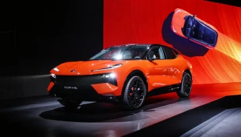 В Китае представлен plug-in гибридный кроссовер Lotus For Me с техникой от Zeekr