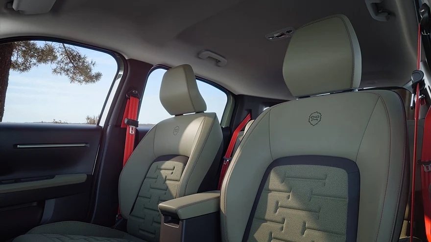 На фото: салон Citro&euml;n C3 Aircross Outdoor