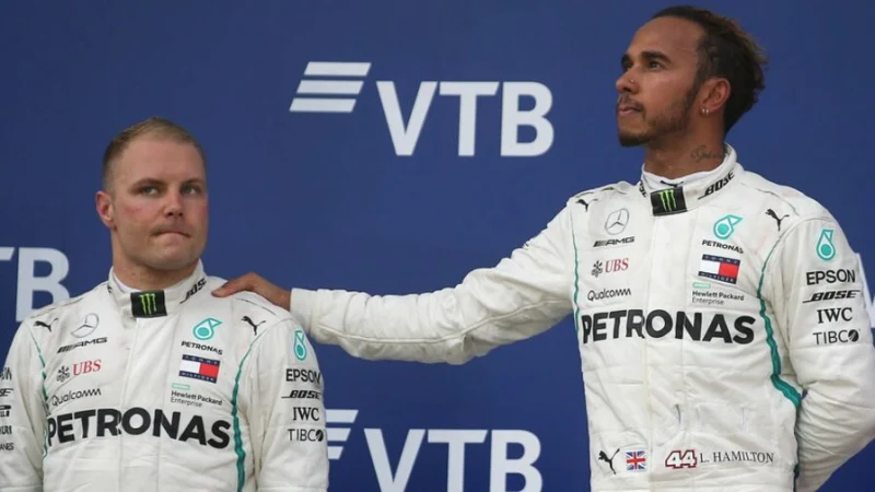 «Надо было поступить, как с Боттасом». Льюис Хэмилтон дал совет Ferrari