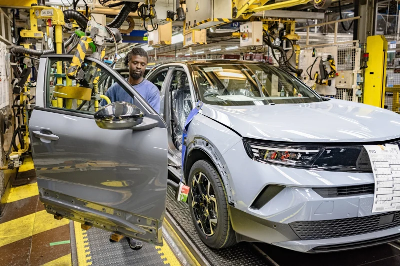 Полные итоги работы Stellantis в 2025 году: убытки, продажи, зарплаты топ-менеджеров