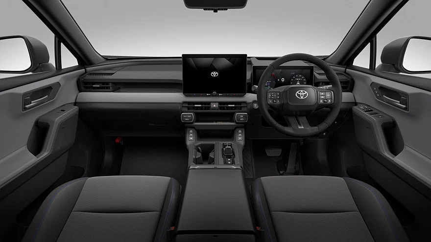 На фото: салон Toyota RAV4 Z (с PHEV-установкой)