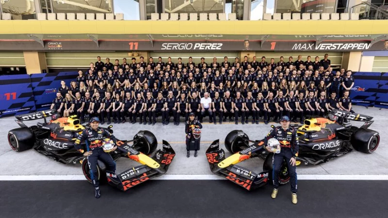 Макс Ферстаппен призвал Red Bull поменять ливрею болида