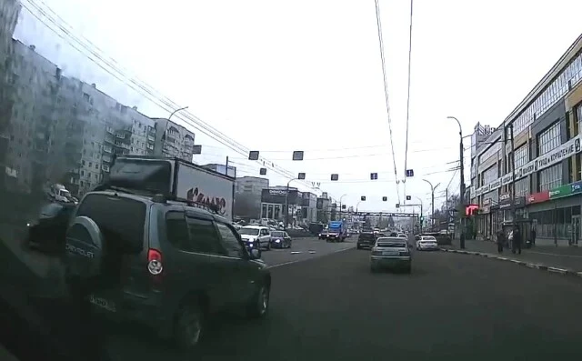 	В Тамбове водитель «Нивы» спровоцировал ДТП и скрылся