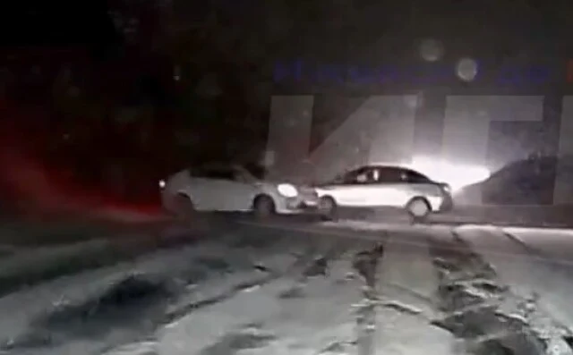  Гололед на Сарапульском тракте в Удмуртии: всем повезло