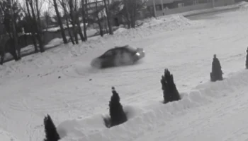  В Самарской области пьяный дрифтер сбил на парковке женщину с ребенком