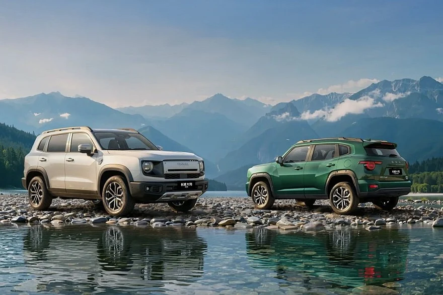 Справа &mdash; гибрид Haval Big Dog Plus HEV для Китая. Остальные Плюсы выглядят так же