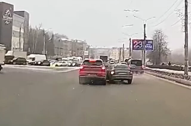  ДТП в Чебоксарах на перекрестке с круговым движением. Кто виноват?