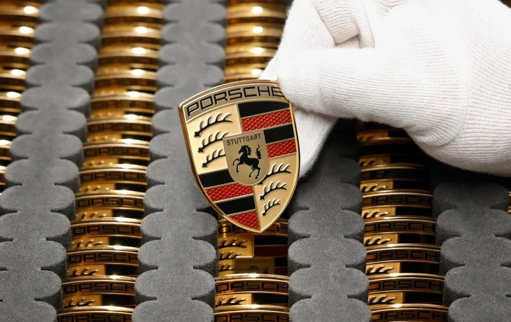 Планы Porsche: сокращение сотрудников, рост цен и новый среднемоторный суперкар