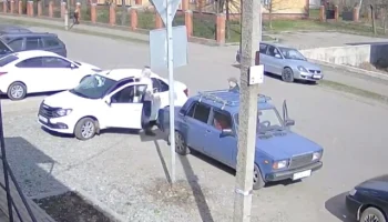  &laquo;Отомстил девушке, повредив автомобиль&raquo;: в Кировской области разыскивают скрывшегося водителя &laquo;Ж