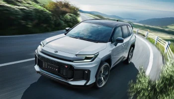 Toyota RAV4 нового поколения в Японии: теперь версии и с PHEV-установкой, включая GR Sport