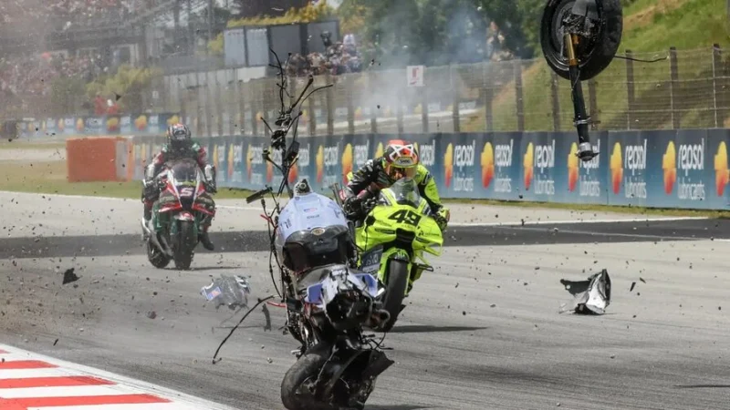 Гонщикам MotoGP пора взять пример с Ф1. Жесть в Барселоне &ndash; это последняя капля