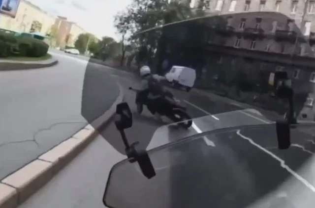  В Петербурге подросток на мотоцикле пытался скрыться от сотрудников ДПС