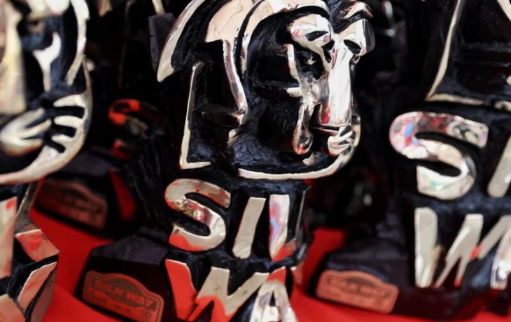 Время раздавать «Белых тигров»: в Горно-Алтайске прошла церемония награждения «Шелкового пути-2025»