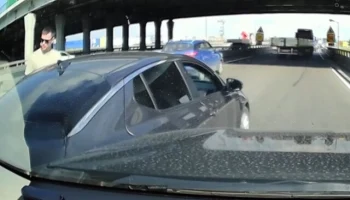  ДТП в Санкт-Петербурге на съезде с Новоприозерского шоссе на внутреннюю сторону КАД. Кто виноват
