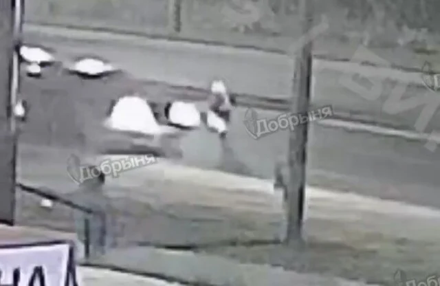  В Кирове школьница переходила дорогу в неположенном месте и попала под колеса автомобиля