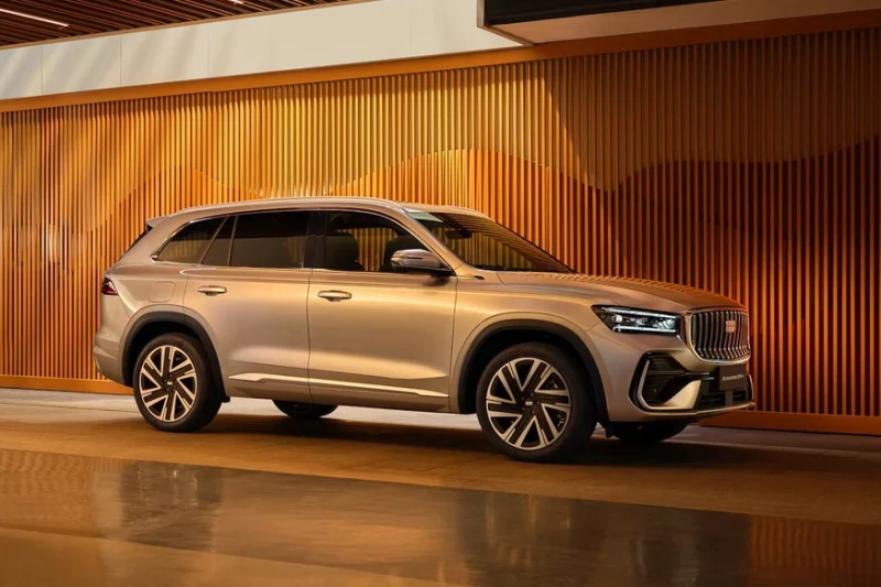 Гибридный Geely Monjaro EM-i с новым салоном едет в Европу