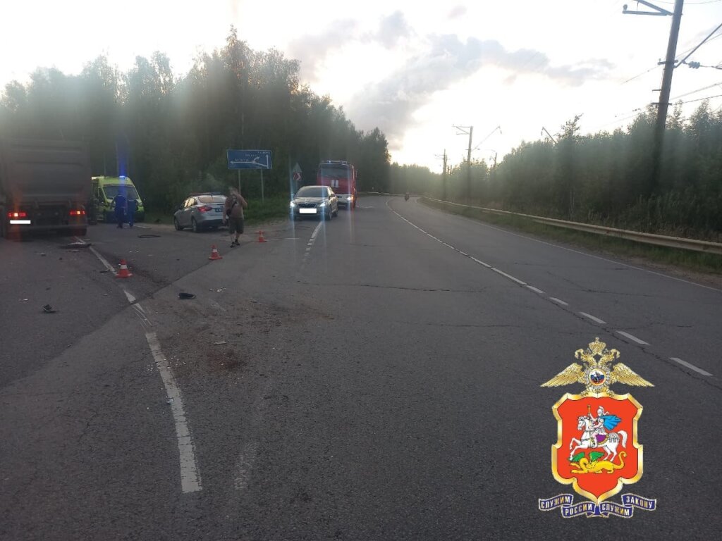 &#1057;&#1072;&#1084;&#1086;&#1089;&#1074;&#1072;&#1083; &#1089;&#1084;&#1103;&#1083; &#1084;&#1072;&#1096;&#1080;&#1085;&#1091; &#1089; &#1089;&#1077;&#1084;&#1100;&#1105;&#1081; &#1085;&#1072; &#1087;&#1086;&#1076;&#1084;&#1086;&#1089;&#1082;&#1086;&#1074;&#1085;&#1086;&#1081; &#1076;&#1086;&#1088;&#1086;&#1075;&#1077;