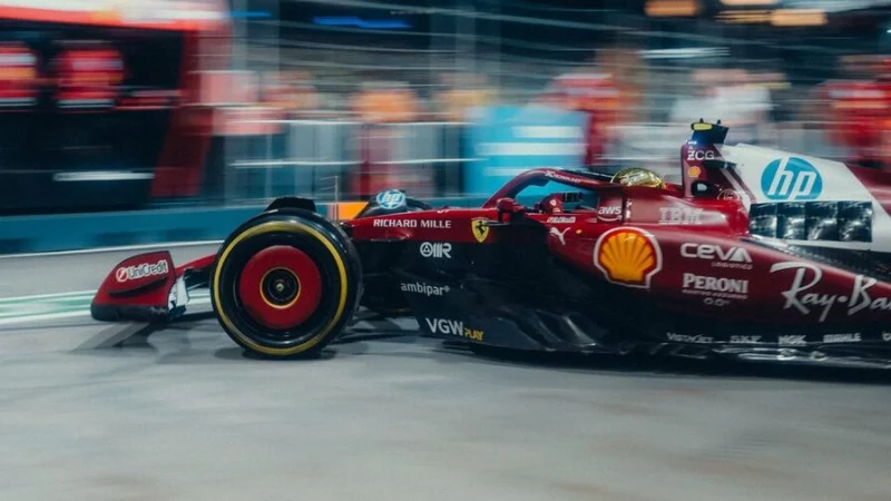 «Машина Хэмилтона не была опасной». В Ferrari ответили на претензию Алонсо