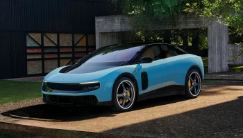 &laquo;Позор и оскорбление чувств!&raquo; &mdash; в соцсетях разгромили Ferrari Luce