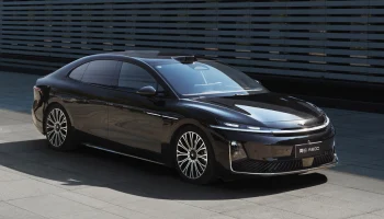 Седан Hyptec A800 от GAC выходит на рынок: необычное решение в салоне, полный привод и скидки