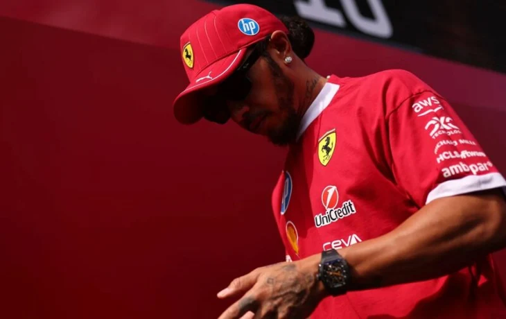 Льюис Хэмилтон отказался от участия в тестах из-за болезни Роско