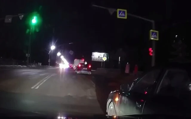  «Кто сзади тот и смотрит»: новая трактовка правил от водителя