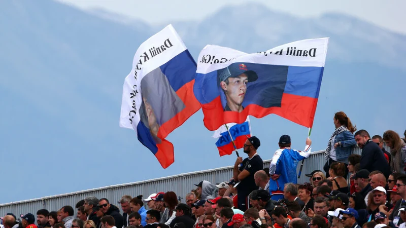 FIA сняла ограничения с российских гонщиков