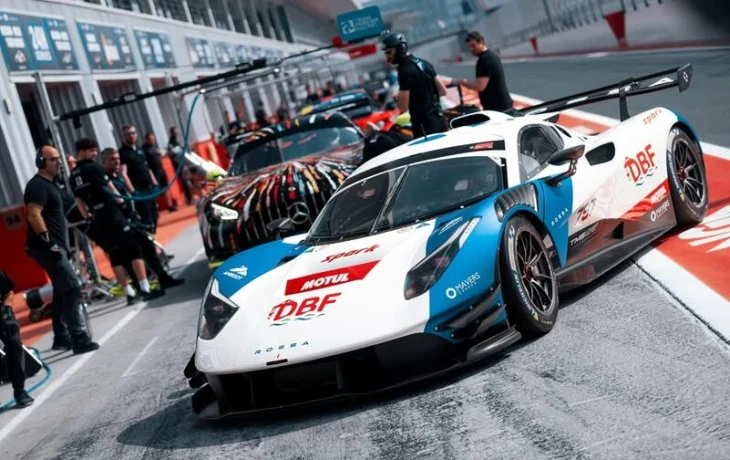 &laquo;Ждёшь, что обгоняемый автомобиль оставит место&raquo;: Русинов &mdash; об аварии Rossa в Дубае