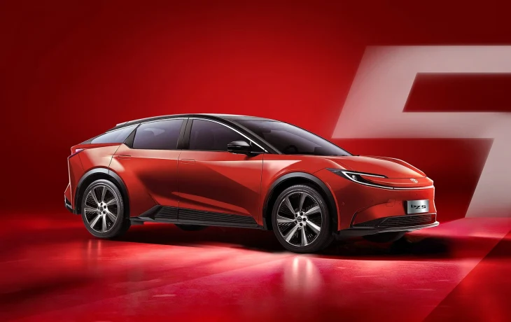 Плохо продающийся Toyota bZ5 пытается привлечь покупателей обновками и скидками