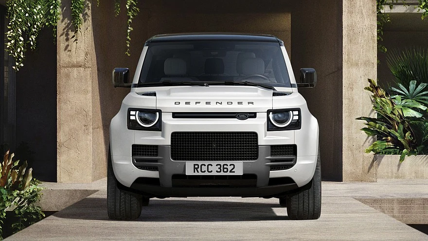 На фото: Land Rover Defender Vertex 90