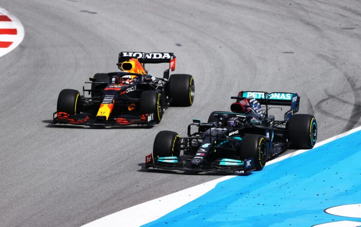 Хельмут Марко рассказал, в чём Ферстаппен уступал Хэмилтону в 2021 году