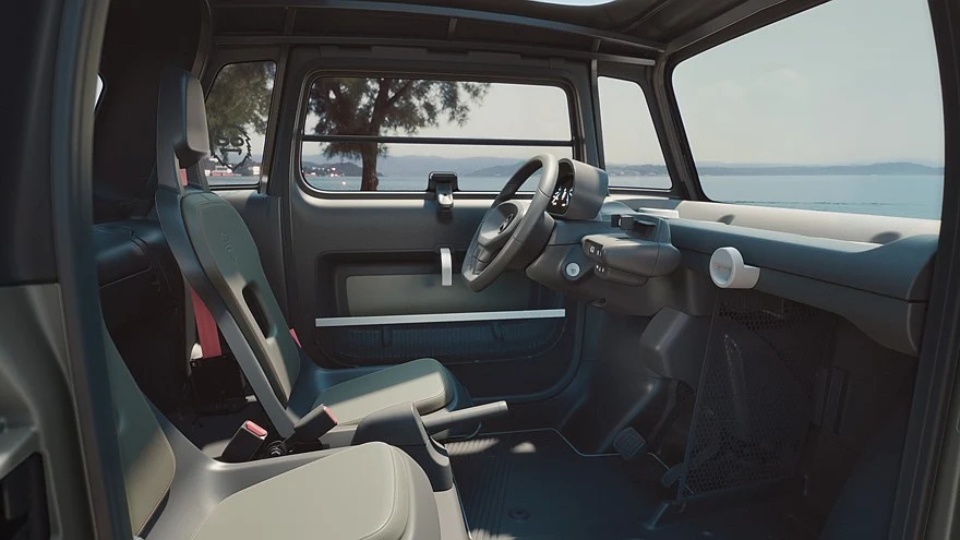 На фото: салон Citro&euml;n Ami Outdoor