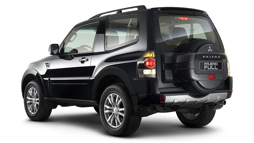 Трёхдверный Mitsubishi Pajero четвёртого поколения