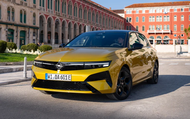 Opel анонсировал новые Astra и Corsa на платформе STLA One
